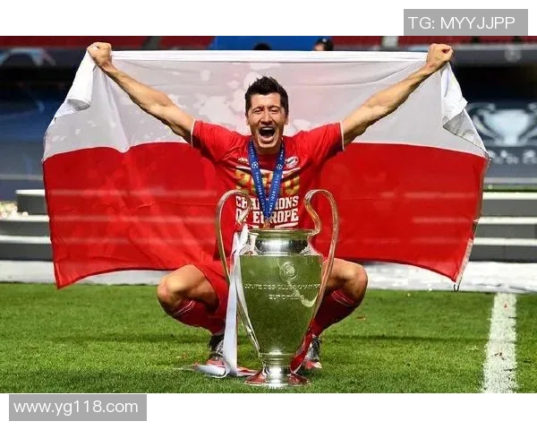 足球明星独特步法解析与技巧分享助你提升球场表现 足球明星独特步法解析与技巧分享助你提升球场表现